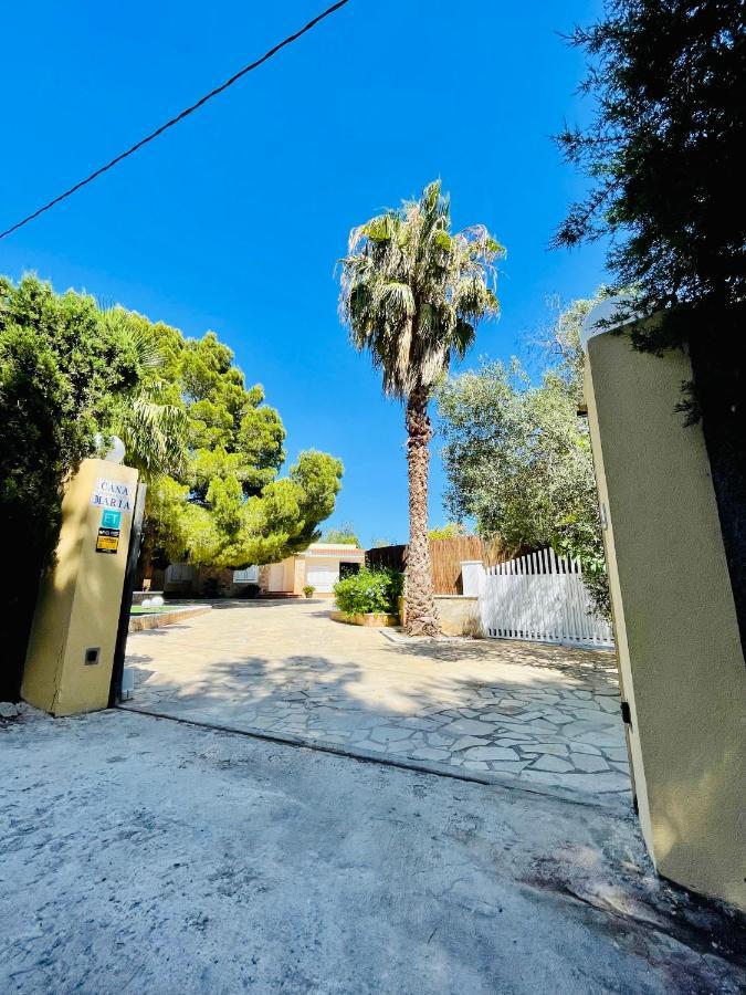 Villa Con Piscina Gigante Sant Francesc de s'Estany Eksteriør billede