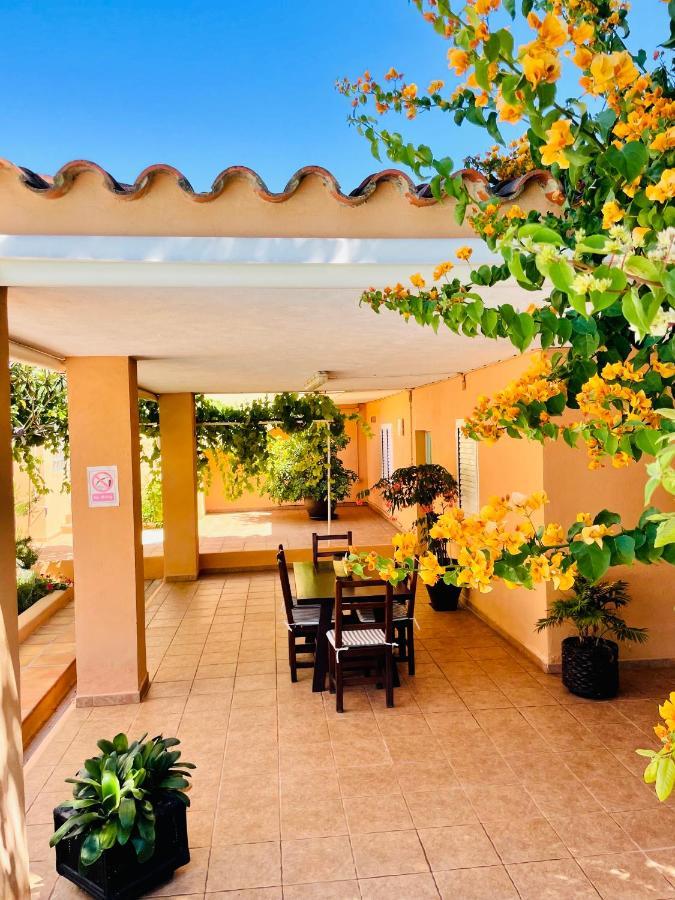 Villa Con Piscina Gigante Sant Francesc de s'Estany Eksteriør billede