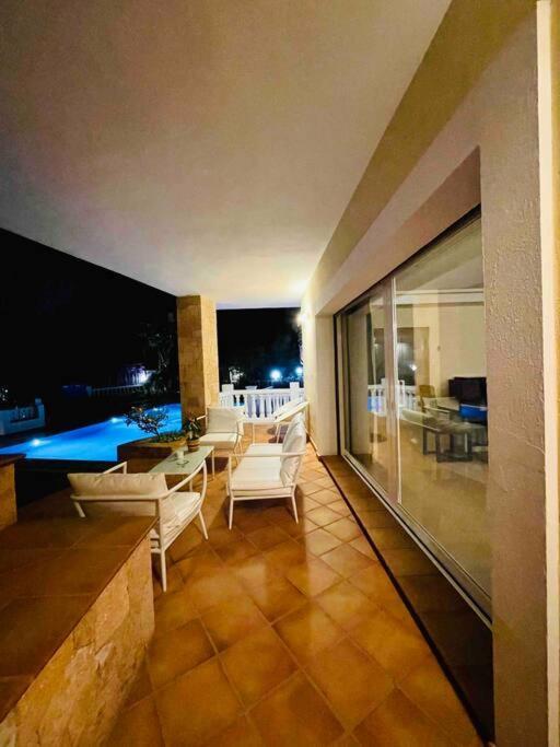 Villa Con Piscina Gigante Sant Francesc de s'Estany Eksteriør billede