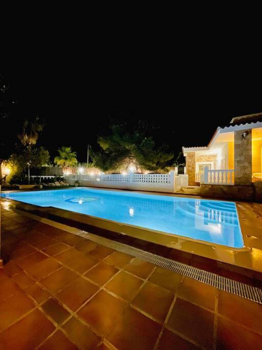 Villa Con Piscina Gigante Sant Francesc de s'Estany Eksteriør billede